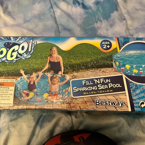 Kid pool - Picture 1 of 2